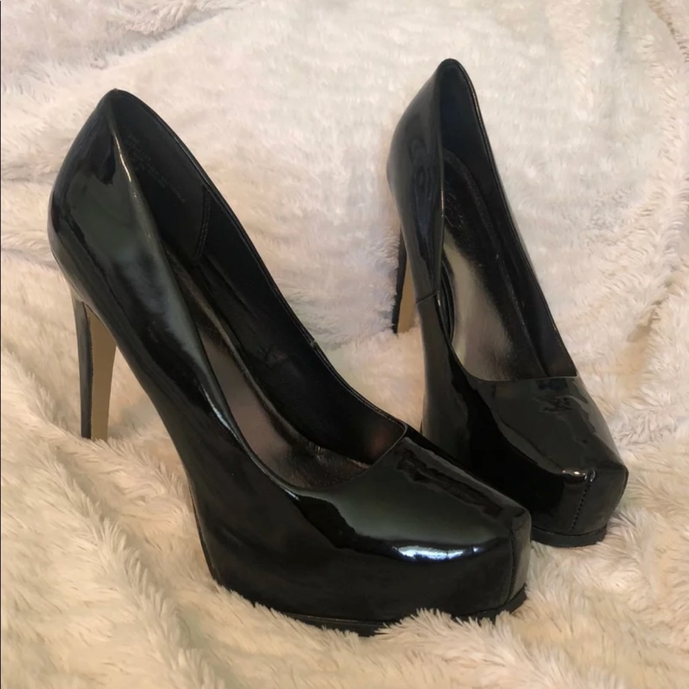 5-INCH CLOSED TOE PATENT BLACK LEATHER HEELS/PUMPS